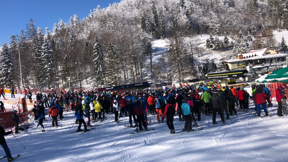 Tłumy narciarzy i snowboardzistów w Szczyrku