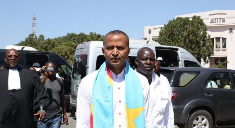 Opposition figure Moise Katumbi (C) arrives at the courthouse in Lubumbashi on May 13, 2016 