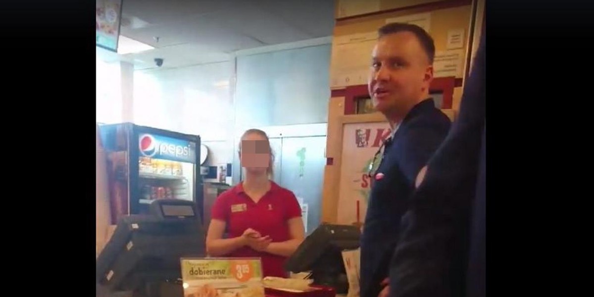 Zdenerwowany Andrzej Duda w KFC. Nie uniknął pytań o konstytucję