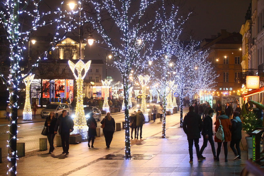 W Święta zobacz świąteczną iluminację w Warszawie! 