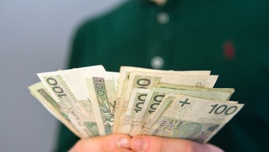 zapomnij o kryterium dochodowym! ten nieznany zasiłek z mops przysługuje każdemu. możesz zyskać od kilkuset do nawet kilku tysięcy złotych