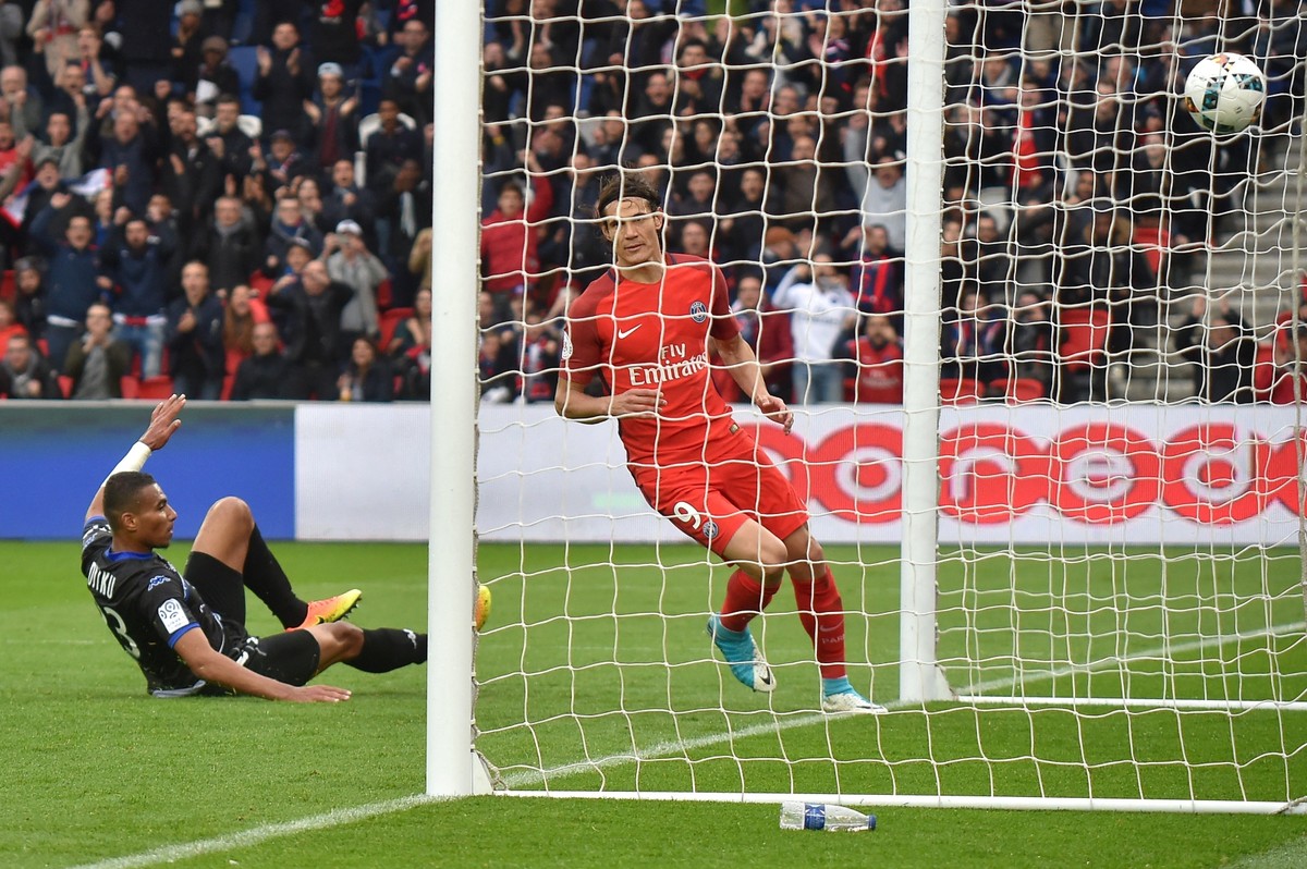 Edinson Cavani chce wrócić do Napoli. Arkadiusz Milik może zacząć się martwić?
