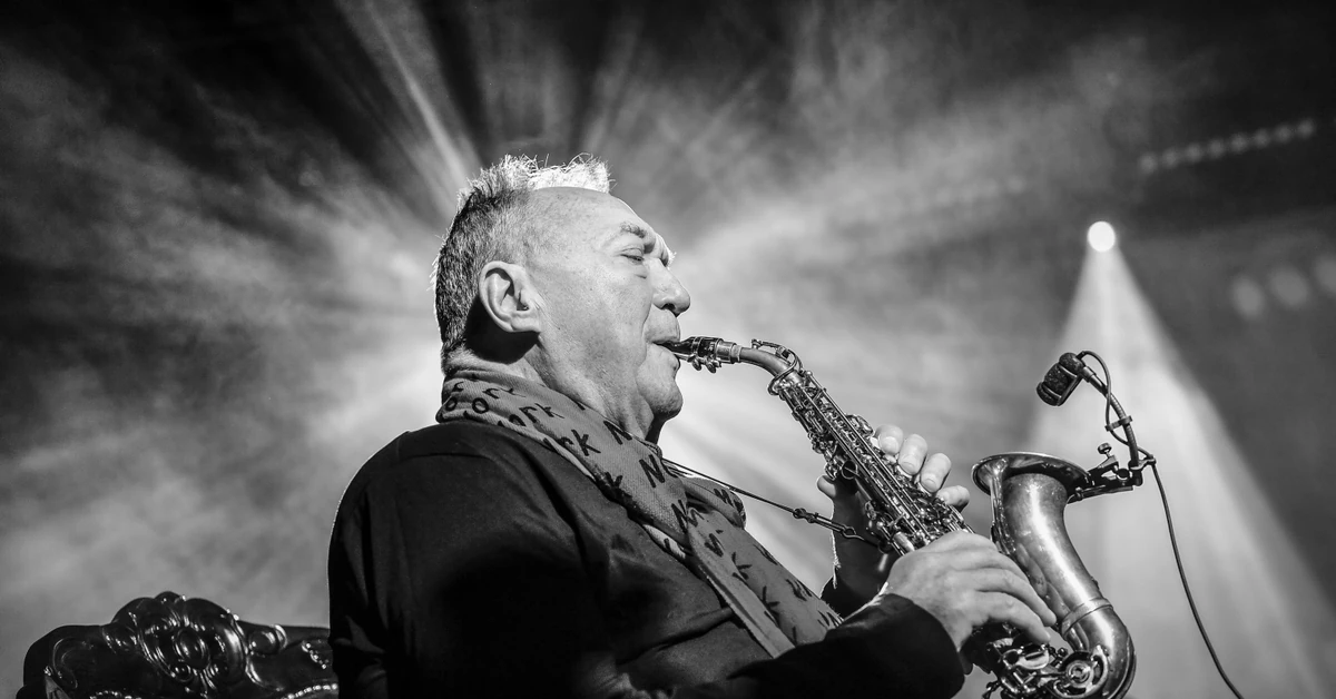 Córki pożegnały Michała Urbaniaka. Ten wpis chwyta za serce. "Tatuś,..."