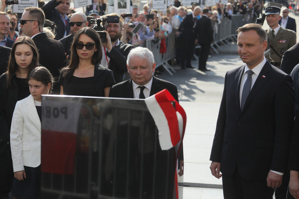 Odsłonięcie kamienia, w miejscu w którym powstanie pomnik prezydenta Lecha Kaczyńskiego