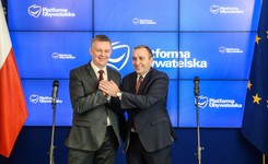 Tomasz Siemoniak rezygnuje z kandydowania na szefa PO. Przewodniczącym będzie Schetyna