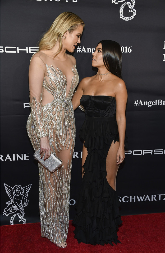 Gwiazdy na Angel Ball. Kardashianki jak zwykle zaszalały ze stylizacjami. Wow!