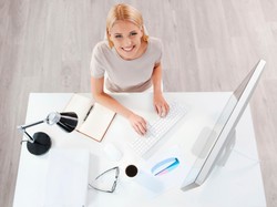 5 czynników, które fatalnie wpływają na urodę, gdy pracujesz w biurze