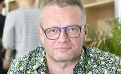 Meller: Jak wkurzę świat 'niepisowski', to piszą mi 'ty debilu'. A ci z drugiej - 'będziesz wisiał'