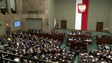 CBOS: największą sympatią cieszy się PiS, największa niechęć wobec partii KORWiN