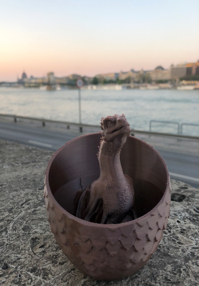 Magyar fejlesztésű 3D nyomtatóval készítették a Trónok harca figuráit a budapesti premierre