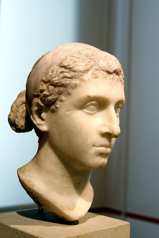 Popiersie uznawane za wizerunek Kleopatry, znajdujące się w muzeum w Berlinie