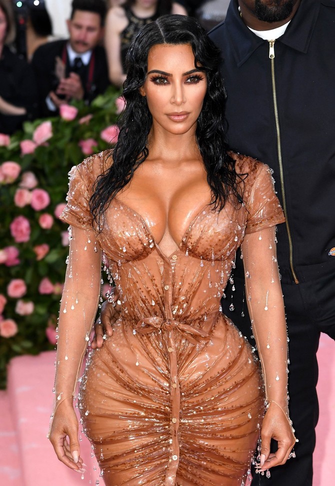 Trend je lansirala Kim Kardašijan na Met Gali  2021. godine