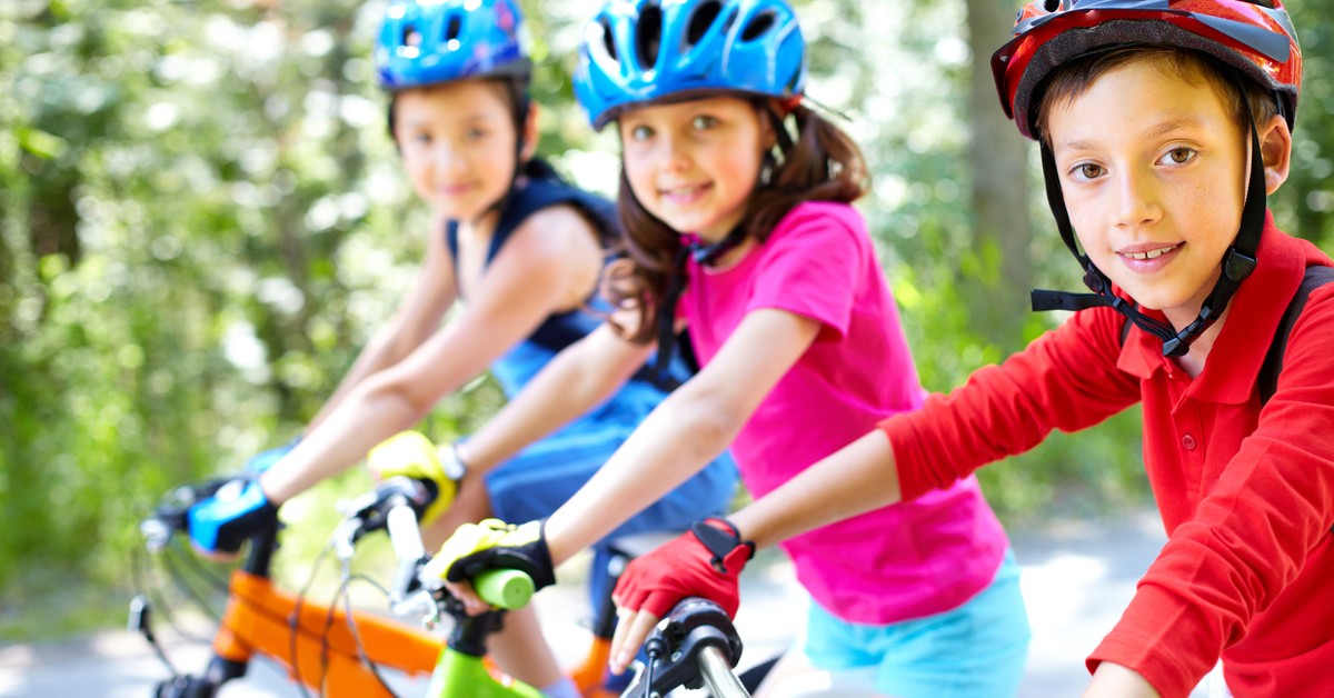 Nowe przepisy w Polsce: Obowiązkowy kask dla rowerzystów. Kogo dotyczą zmiany?