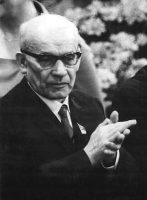 Władysław Gomułka w 1967 roku (fot. Ulrich Kohls, ze zbiorów Bundesarchiv, Bild 183-F0417-0001-011, opublikowano na licencji Creative Commons Uznanie autorstwa – Na tych samych warunkach 3.0).