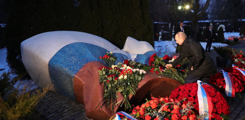 Władimir Putin nad grobem człowieka, który uczynił go prezydentem. Tak mówił po jego śmierci
