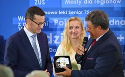 Wicedyrektor liceum obiecuje uczniom piątki za spotkanie z premierem. 'Warto, by młodzież go poznała'