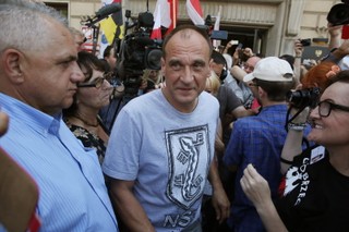 Najnowszy sondaż: PiS zdecydowanie wygrywa, Kukiz na krawędzi progu wyborczego