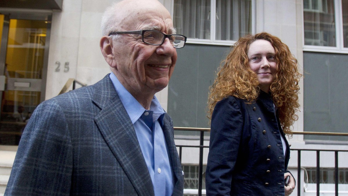 Rupert Murdoch, właściciel grup medialnych 21st Century Fox i News Corp., rozważa przejęcie konkurencyjnego koncernu Time Warner – donoszą amerykańskie media.