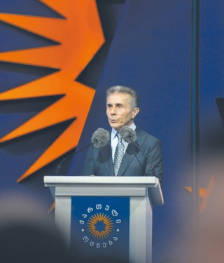 Gruzja zmienia się w dyktaturę