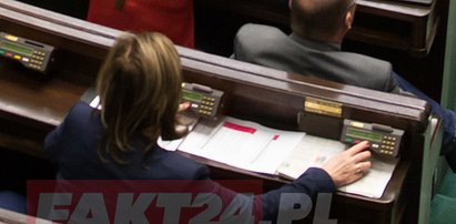 Oszustwo w Sejmie? PO szuka 19 posłów PiS