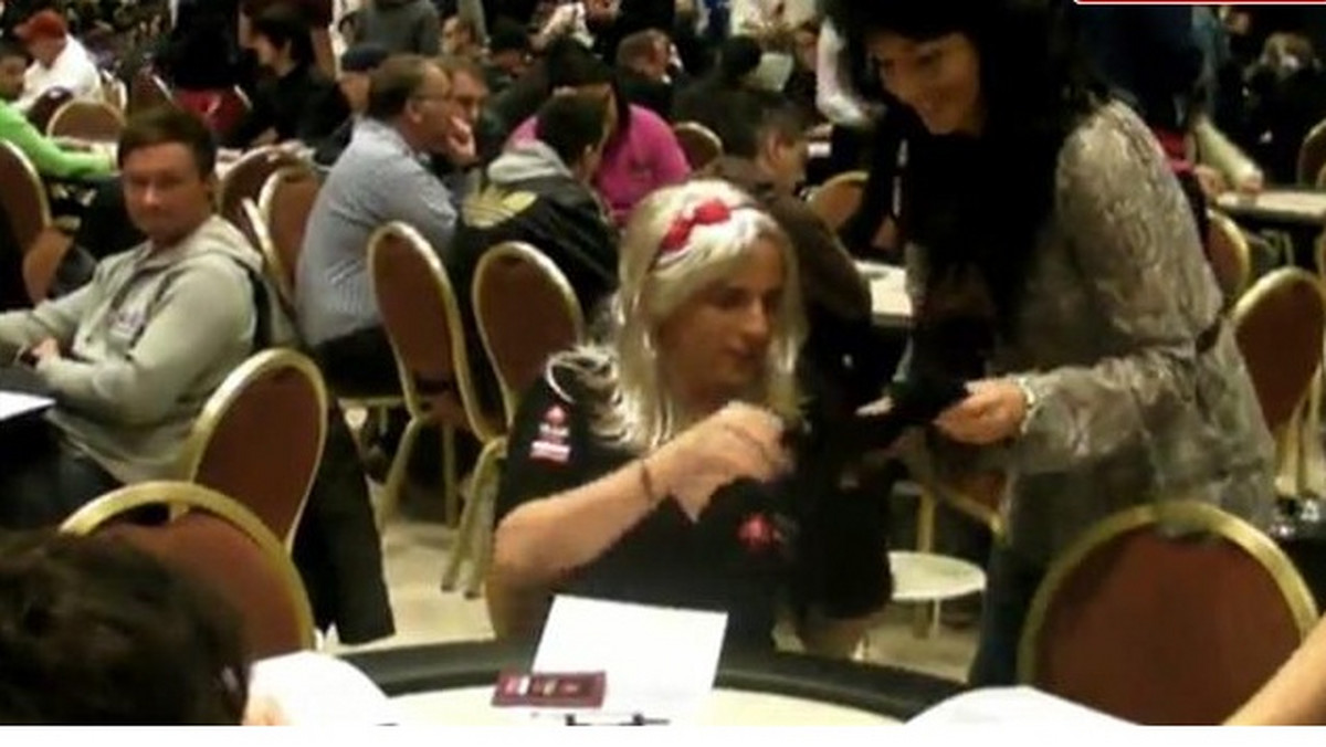 Najlepszy słowacki pokerzysta, Dag Pavlovlić sprawił sporo radości swoim fanom. Podczas turnieju w Pradze zawodnik pojawił się przebrany za transwestytę!