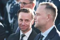 Krzysztof Bosak zyskuje kosztem PiS. "Zwrot był nagły, ale trzyma się obranego kierunku" [KULISY]