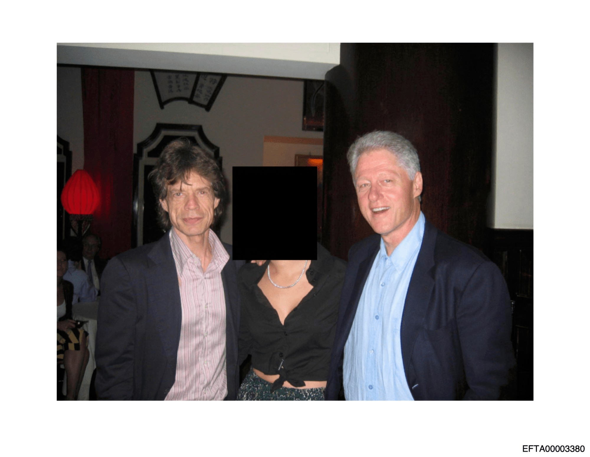 Mick Jagger a Bill Clinton na fotografii zverejnenej americkým ministerstvom spravodlivosti.