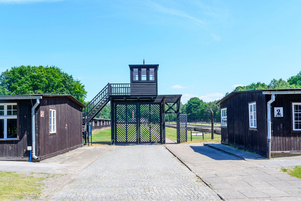 Brama byłego niemieckiego obozu koncentracyjnego Stutthof