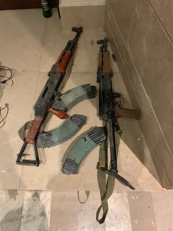 Guns recovered from Al Shabaab attackers at Dusit Complex (Twitter) 
