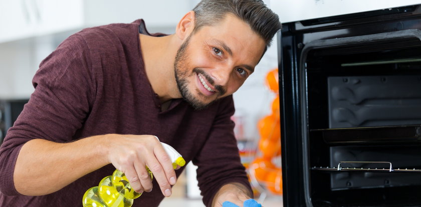 Jak dbać o piekarnik, by był zawsze czysty? Pomocne będą także naturalne sposoby