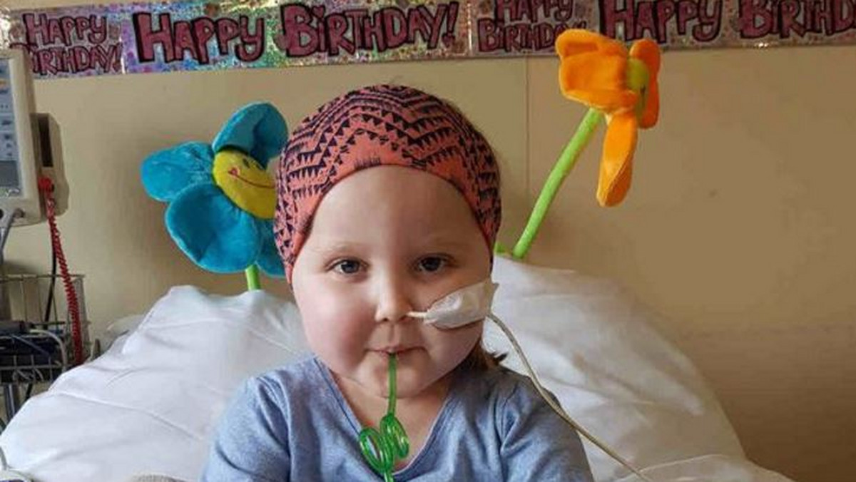 4-letnia Daisy Wigginton pochodzi z Wielkiej Brytanii i walczy z najostrzejszym typem białaczki. Dziewczynka nie poddaje się jednak chorobie, ponieważ chce zobaczyć, jak rośnie jej kilkumiesięczna siostrzyczka.