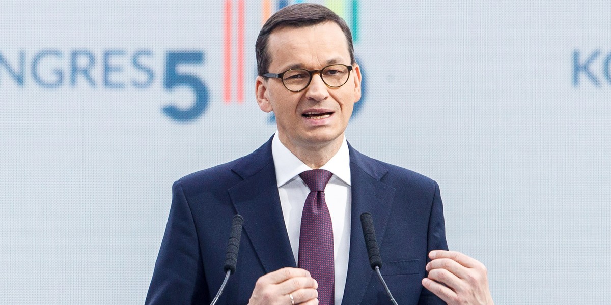 Premier Morawiecki nieskromnie o swoich zarobkach. "Ogromnie pieniądze".