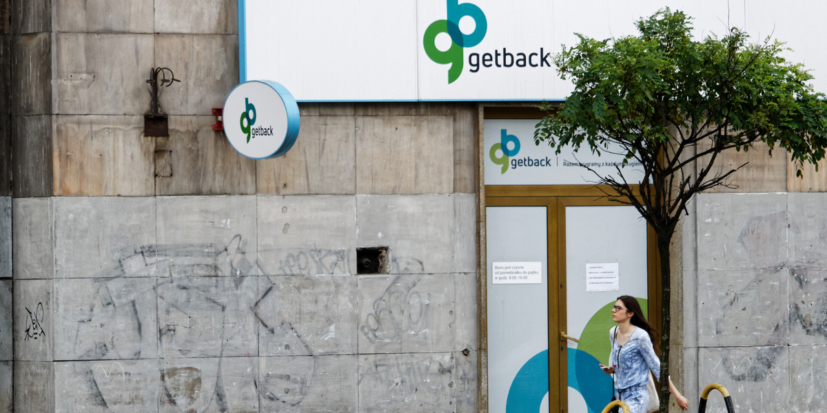 Prezes UOKiK Tomasz Chróstny uznał, że spółka GetBack dopuszczała się nieuczciwych praktyk rynkowych przy oferowaniu i sprzedaży obligacji korporacyjnych" - napisano w poniedziałkowym komunikacie Urzędu Ochrony Konkurencji i Konsumentów.