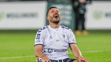 Lukas Podolski budzi skrajne emocje. "Stuknijmy się w ten pusty łeb!"