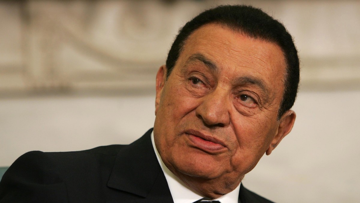 Były prezydent Egiptu Hosni Mubarak mieszka w Szarm el-Szejk - twierdzą mieszkańcy tej turystycznej miejscowości. Nikt nie chce jednak wskazać miejsca jego pobytu. Nie ukrywają radości z odejścia byłego prezydenta, którego nazywają "faraonem".