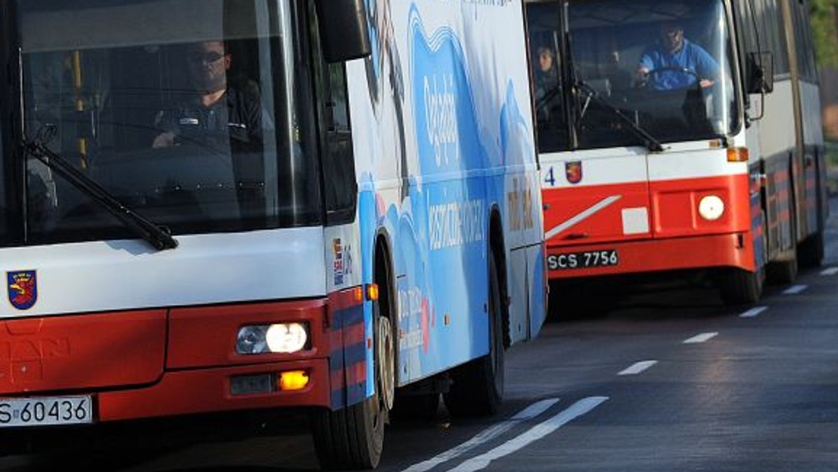 Regulamin przewozów uchwalonych przez szczecińską radę miasta może być nieważny. Powinien być wprowadzony zarządzeniem prezydenta, a nie uchwałą radnych - informuje portal mmszczecin.pl.