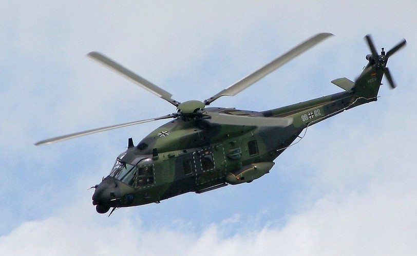 NH Industries NH90 – dwusilnikowy śmigłowiec wielozadaniowy produkowany przez europejskie przedsiębiorstwo NHIndustries, założone przez firmy: Agusta, Eurocopter oraz Fokker. Śmigłowiec produkowany jest w dwóch wersjach – transportowej TTH (Tactical Transport Helicopter) oraz morskiej NFH (NATO Frigate Helicopter). Bundeswehra ma ich obecnie 33, jednak zaledwie 8 jest gotowych do walki.