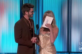 Holivudska glumica koja VOLI NOVAKA KAO DA JOJ JE ROD ROĐENI izašla na scenu Oskara i ŠOKIRALA OVIM PRIZNANJEM:  Duplo mlađem kolegi poturila kovertu, a sve zbog ovog zdravstvenog problema