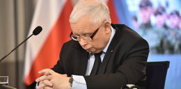 "Proboszcz" ruga PiS! Skomentował dziwne zachowanie Kaczyńskiego: Zmęczone chłopisko wymyślaniem co komu i za co. Oberwało się też premierowi