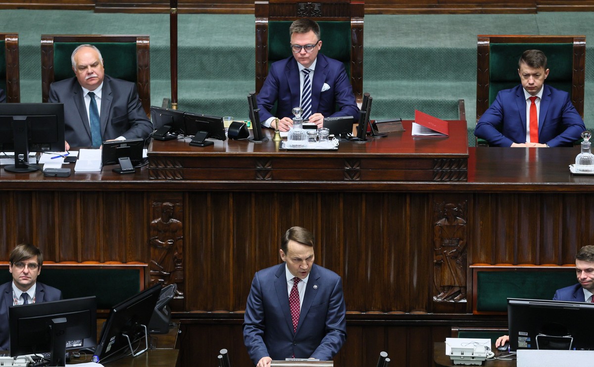 Szymon Hołownia, Radosław Sikorski