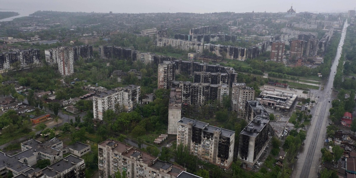 Mariupol został obrócony w ruinę. Rosjanie wywieźli, co się dało.