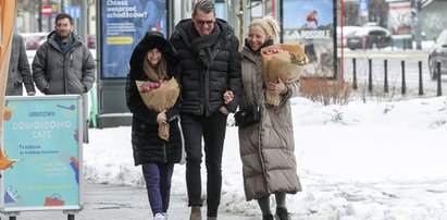 Gwiazdor Twojej twarzy brzmi znajomo to dżentelmen w każdym calu. Kupił bukiet dla swoich pań