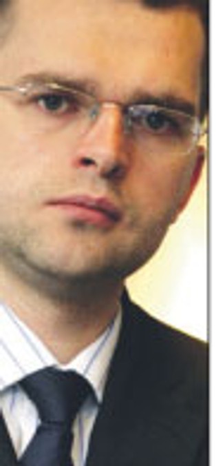 Raport NBP: warto przyjąć euro, ale jeszcze nie teraz