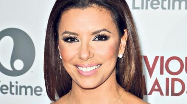 Eva Longoria: nyaralás  helyett jótékonykodás