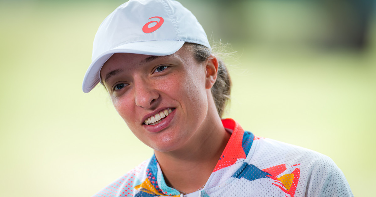 Iga Świątek.  A big gesture from a tennis player.  She donated a huge amount of money!  Tennis