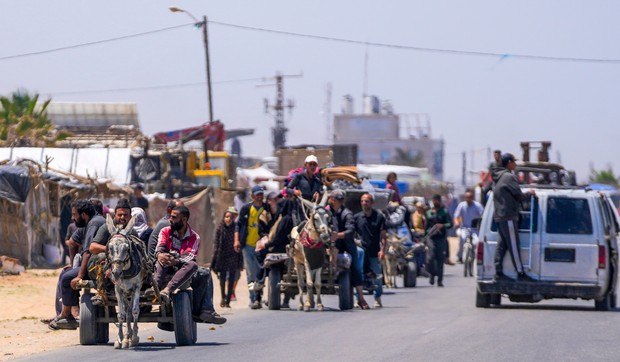 Palestinci odlaze iz Rafe, Pojas Gaze, 9. maj 2024.