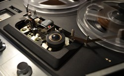 Rząd rozciąga macki inwigilacji. Nowe uprawnienia służb przemycone w ustawie