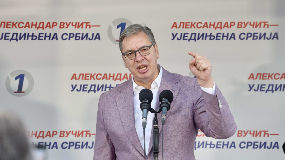 Vučić na skupu u Kruševcu odgovorio Ginteru Felingeru: Dalje ruke od Srbije! Dođi na duel