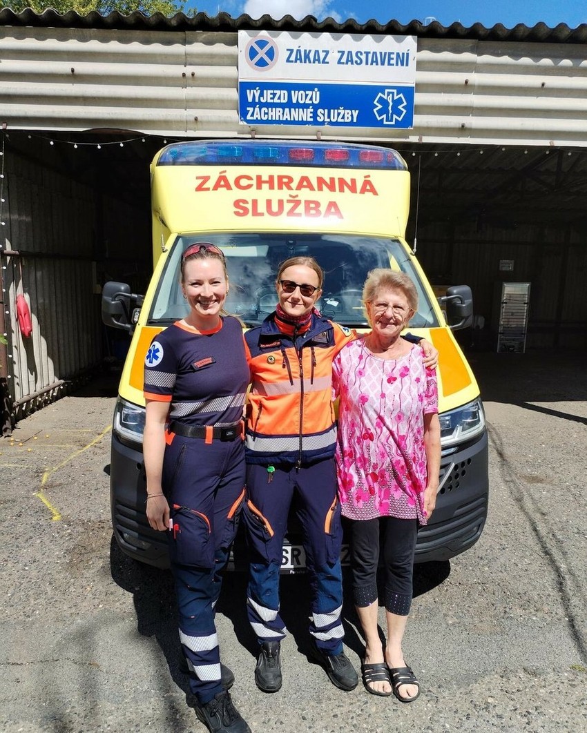 Katarina sa porodicom i spaisocima