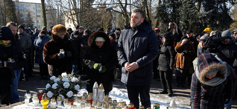 Protest przed marszem ONR ku czci Żołnierzy Wyklętych. "Bury nie jest bohaterem"